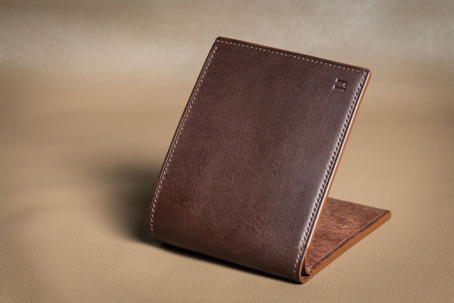 Bifold wallet lined with Pueblo leather